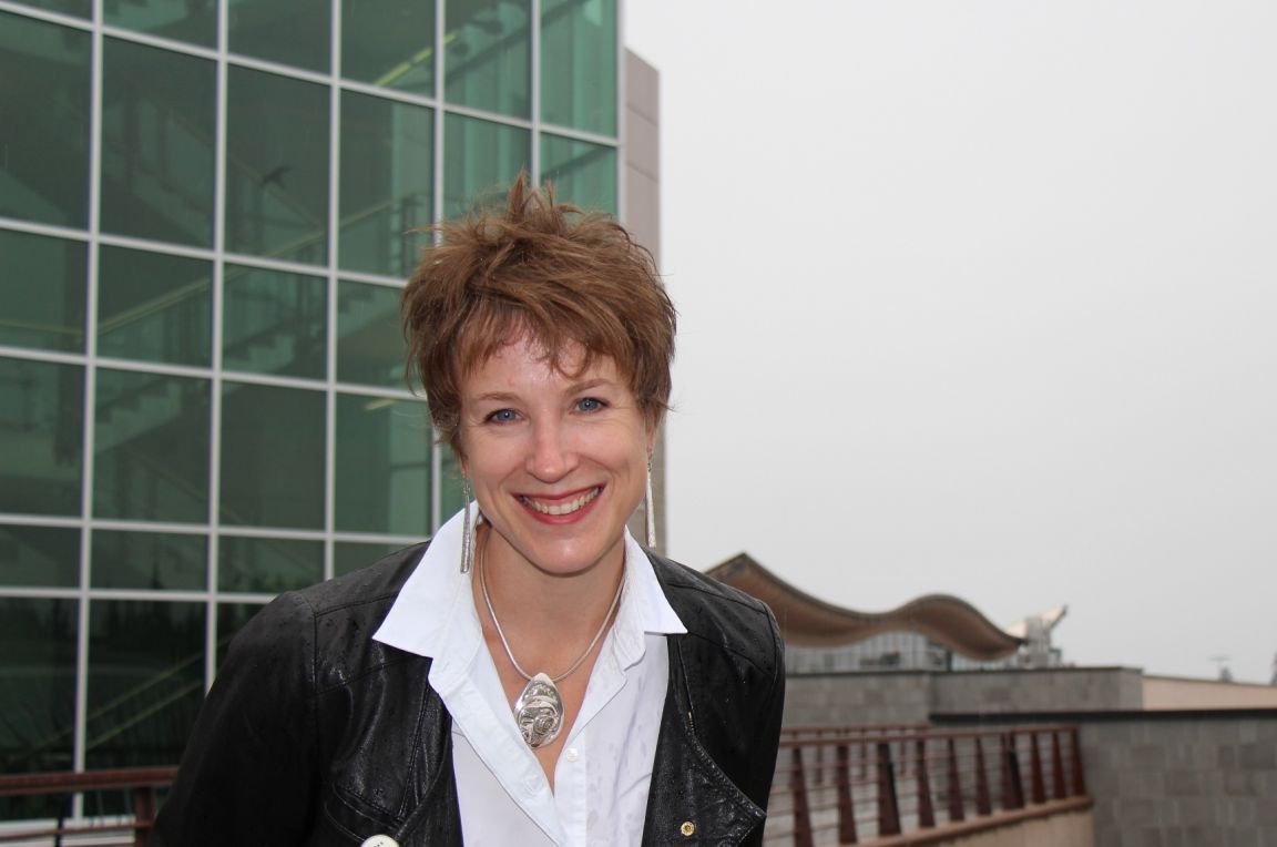 Dr. Sarah de Leeuw