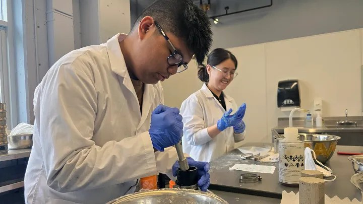 Students working in a lab